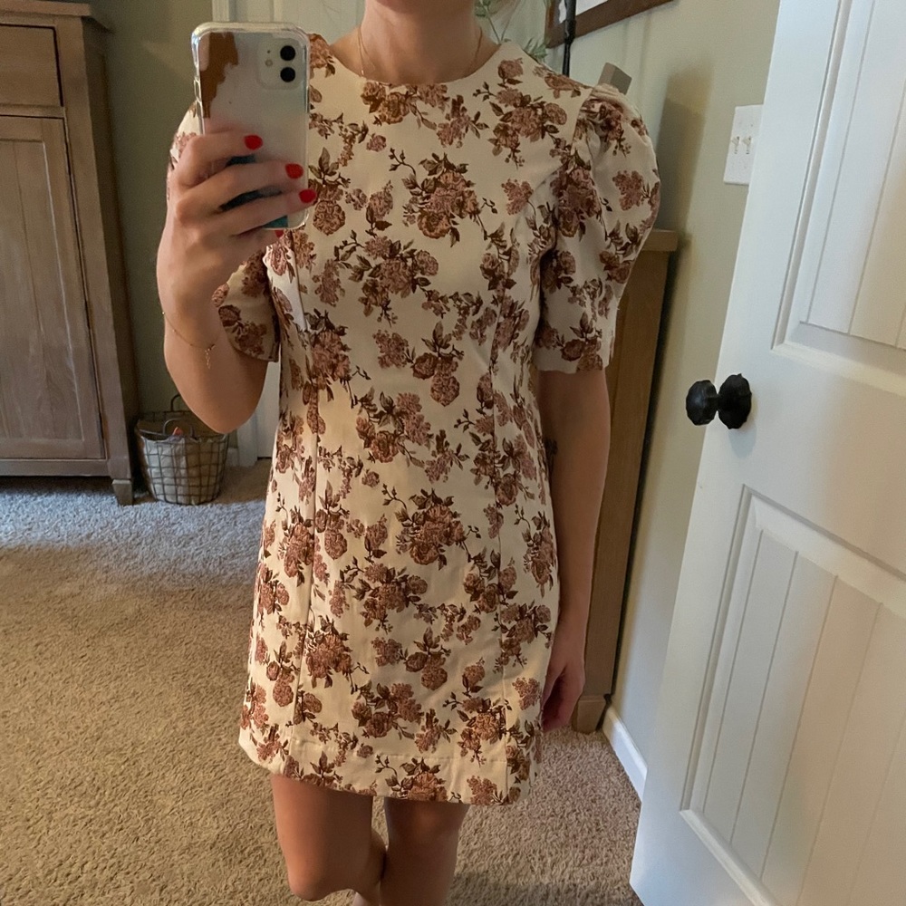 Puff sleeve dress En Saison